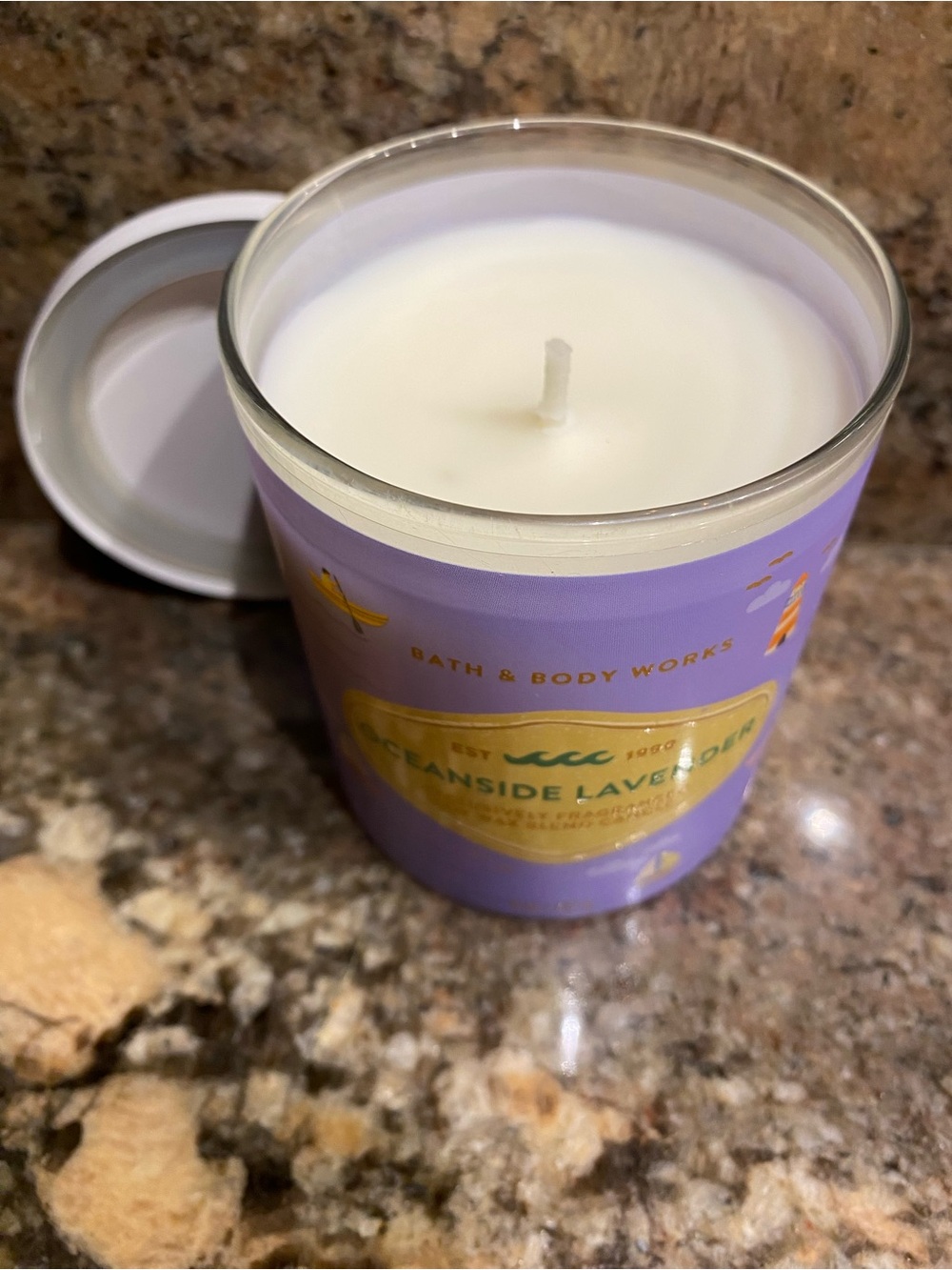 “OCEANSIDE LAVENDER” Single Wick Candle by B&BW, 8 oz, 227 g, NWT on base